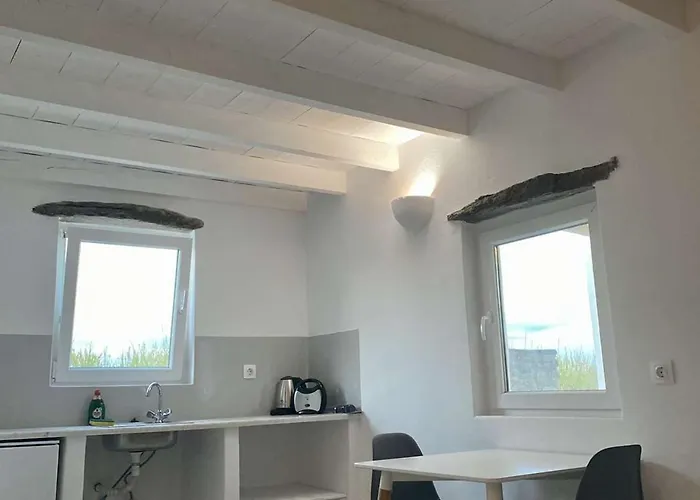 Louloudas Paros Molos (Paros)