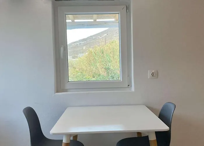 Louloudas Paros * Molos (Paros)