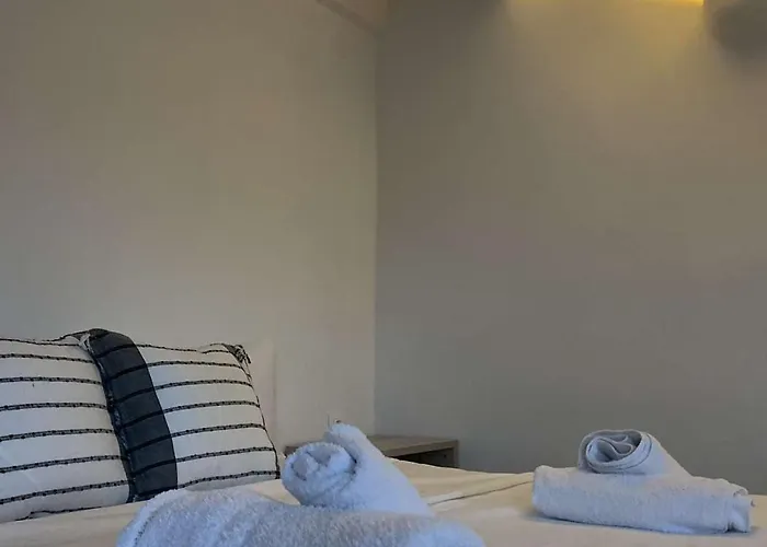 Louloudas Paros Molos (Paros)